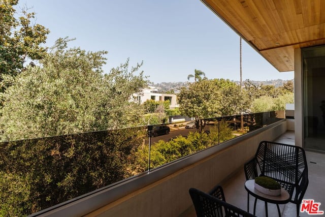 800 N La Jolla Avenue, Los Angeles, CA 90046 — photo 25 of 34