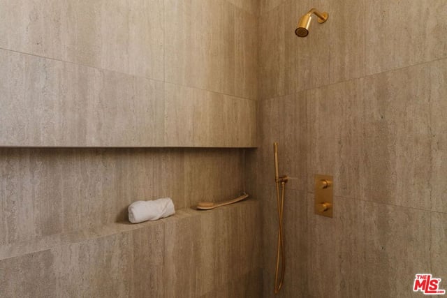 800 N La Jolla Avenue, Los Angeles, CA 90046 — photo 26 of 34