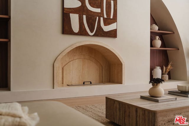 800 N La Jolla Avenue, Los Angeles, CA 90046 — photo 3 of 34