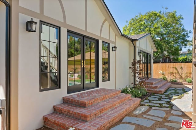 224 N Bowling Green Way, Los Angeles, CA 90049 — photo 73 of 73