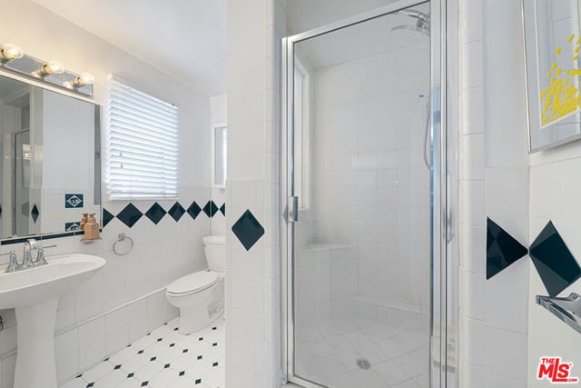 3730 Wasatch Avenue, Los Angeles, CA 90066 — photo 15 of 33