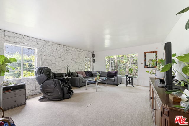 3730 Wasatch Avenue, Los Angeles, CA 90066 — photo 5 of 33