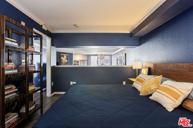 7320 Hawthorn Avenue 215, Los Angeles, CA 90046 — photo 12 of 24