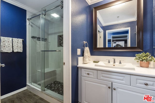 7320 Hawthorn Avenue 215, Los Angeles, CA 90046 — photo 14 of 24