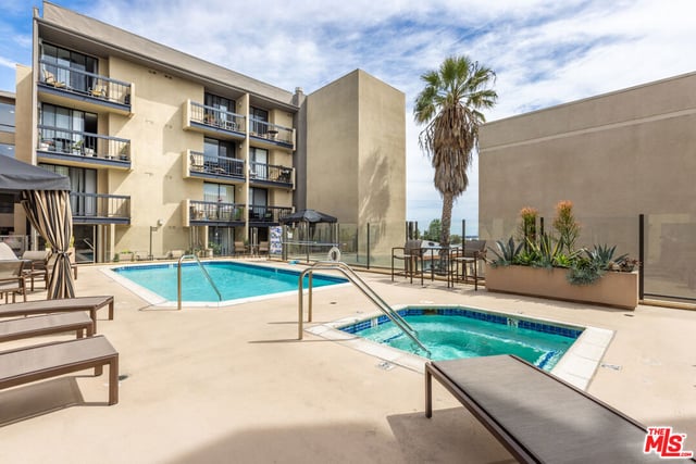 7320 Hawthorn Avenue 215, Los Angeles, CA 90046 — photo 19 of 24