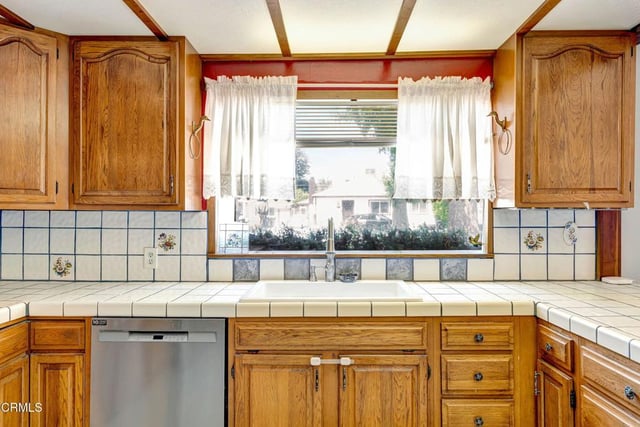 14646 Leadwell Street, Van Nuys, CA 91405 — photo 16 of 36