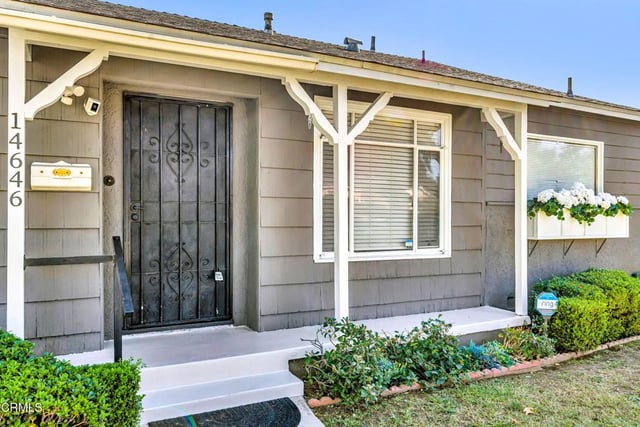 14646 Leadwell Street, Van Nuys, CA 91405 — photo 2 of 36