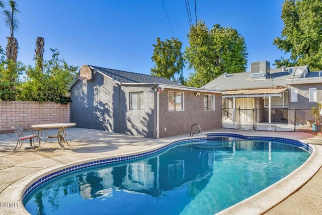 14646 Leadwell Street, Van Nuys, CA 91405 — photo 3 of 36