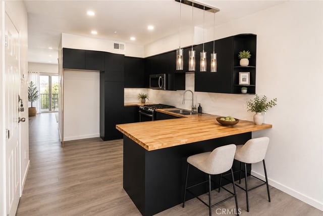 13600 Foothill, Sylmar, CA 91342 — photo 4 of 14