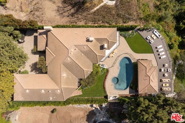 13731 Romany Drive, Pacific Palisades, CA 90272 — photo 33 of 46