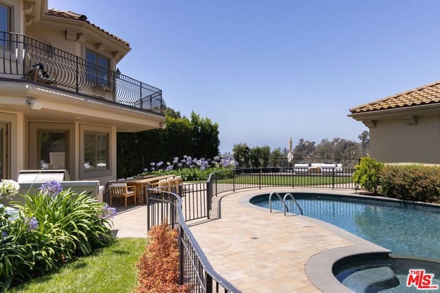 13731 Romany Drive, Pacific Palisades, CA 90272 — photo 41 of 46