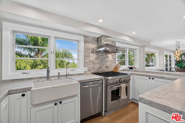 8276 Woodshill Trail, Los Angeles, CA 90069 — photo 11 of 38