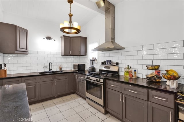 923 Hallwood Avenue, Pomona, CA 91767 — photo 13 of 43