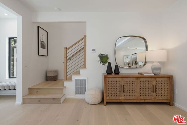 1712 N Beverly Glen Boulevard, Los Angeles, CA 90077 — photo 5 of 34