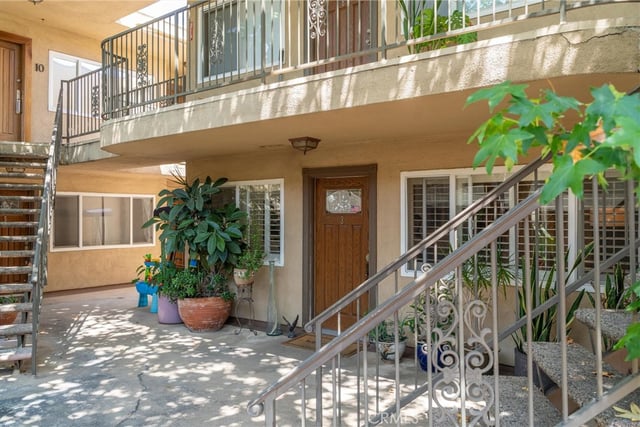 551 W Stocker Street 3, Glendale, CA 91202 — photo 2 of 34