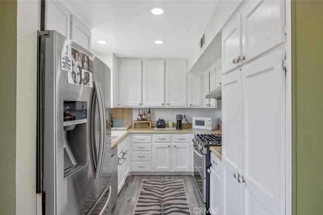 27068 Hidaway 7, Canyon Country, CA 91351 — photo 10 of 33