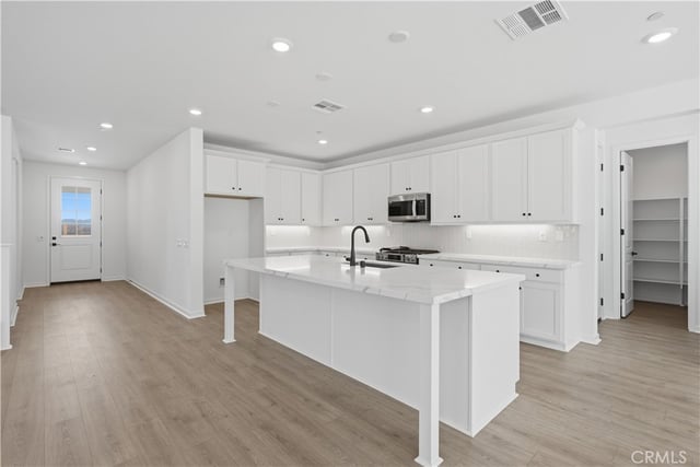 28847 Appaloosa Place, Castaic, CA 91384 — photo 6 of 20