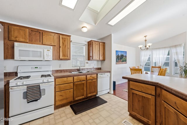 4201 Topanga Canyon Boulevard 61, Woodland Hills, CA 91364 — photo 10 of 36