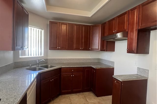 36806 36806 Meadowview Court, Palmdale, CA 93552 — photo 4 of 37