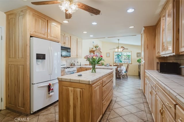 6314 Almond Valley Way, Quartz Hill, CA 93536 — photo 15 of 46