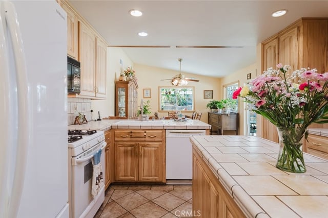 6314 Almond Valley Way, Quartz Hill, CA 93536 — photo 16 of 46