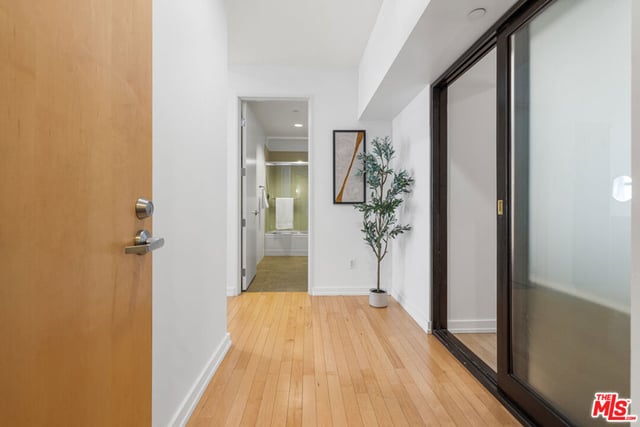801 S Grand Avenue 1508, Los Angeles, CA 90017 — photo 24 of 37