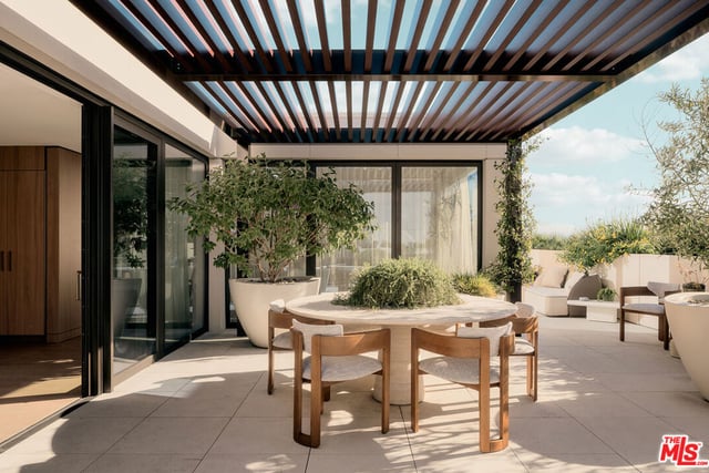 9900 S Santa Monica Boulevard 2D, Beverly Hills, CA 90212 — photo 16 of 22