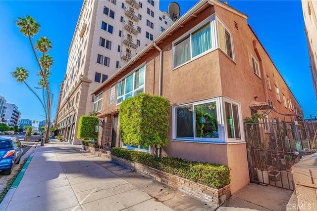 325 Cedar, Long Beach, CA 90802 — photo 2 of 24