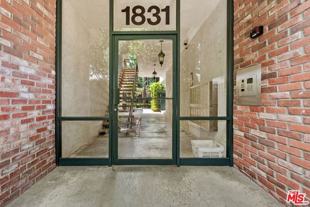 1831 Barry Avenue 3, Los Angeles, CA 90025 — photo 2 of 24