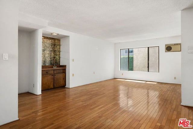 1831 Barry Avenue 3, Los Angeles, CA 90025 — photo 6 of 24