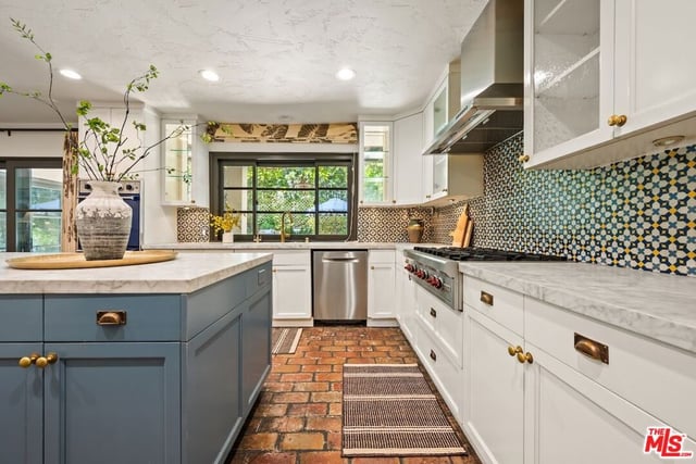 11662 Duque Drive, Studio City, CA 91604 — photo 10 of 54