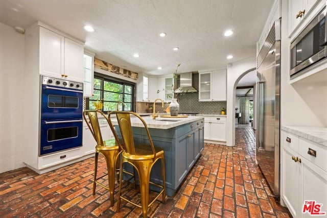 11662 Duque Drive, Studio City, CA 91604 — photo 12 of 54