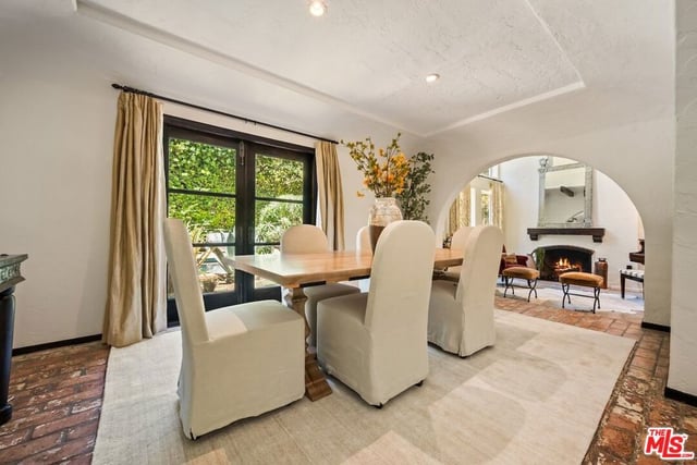 11662 Duque Drive, Studio City, CA 91604 — photo 8 of 54