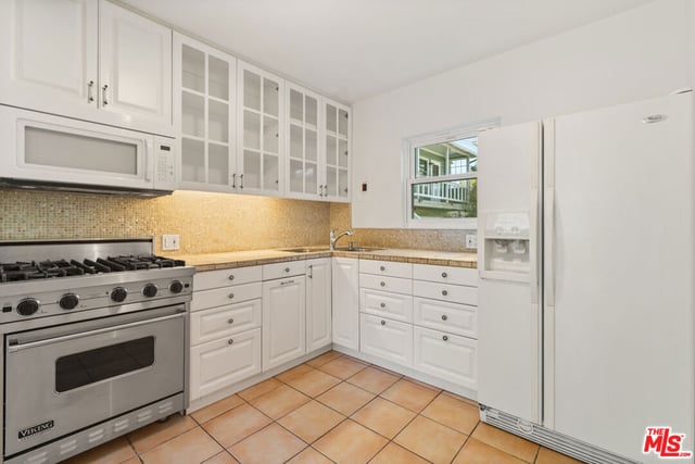 717 Raymond Avenue 3, Santa Monica, CA 90405 — photo 5 of 13