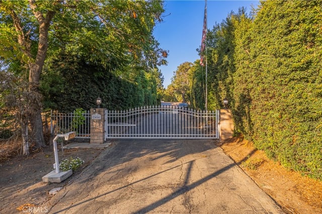 2484 Cameron Avenue, Covina, CA 91724 — photo 3 of 52