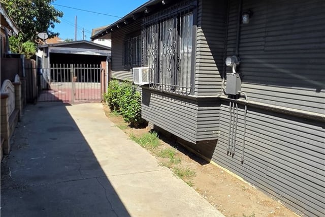 1583 E Martin Luther King Jr, Los Angeles, CA 90011 — photo 4 of 22