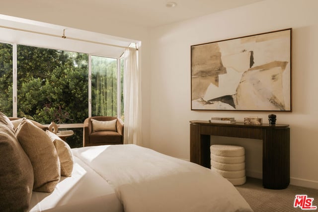 2027 Oakwood Avenue, Los Angeles, CA 90291 — photo 11 of 31