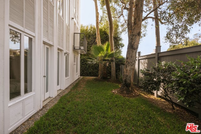 2027 Oakwood Avenue, Los Angeles, CA 90291 — photo 28 of 31