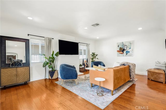 11441 Kittridge Street, North Hollywood, CA 91606 — photo 4 of 23
