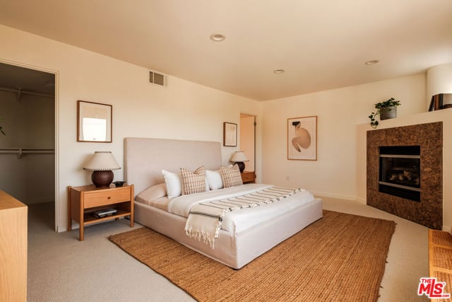 691 Mildred Avenue 2, Los Angeles, CA 90291 — photo 10 of 36