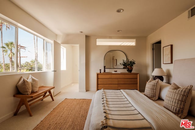 691 Mildred Avenue 2, Los Angeles, CA 90291 — photo 11 of 36