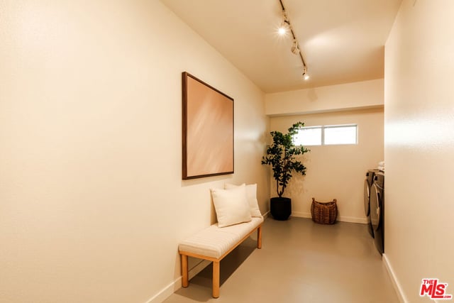 691 Mildred Avenue 2, Los Angeles, CA 90291 — photo 27 of 36