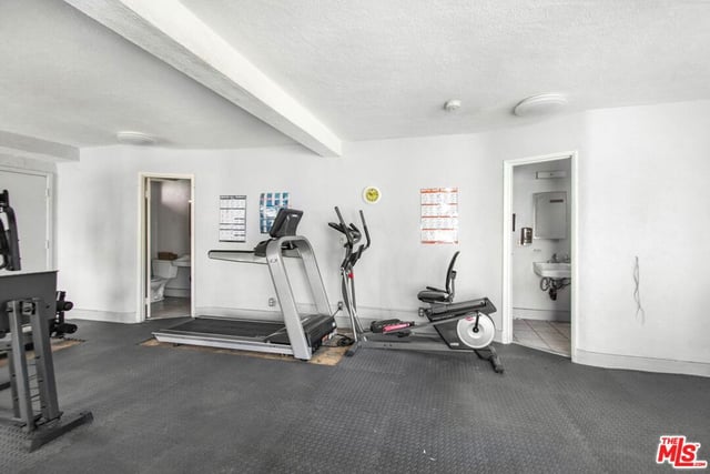 7129 Coldwater Canyon Avenue 10, North Hollywood, CA 91605 — photo 30 of 33