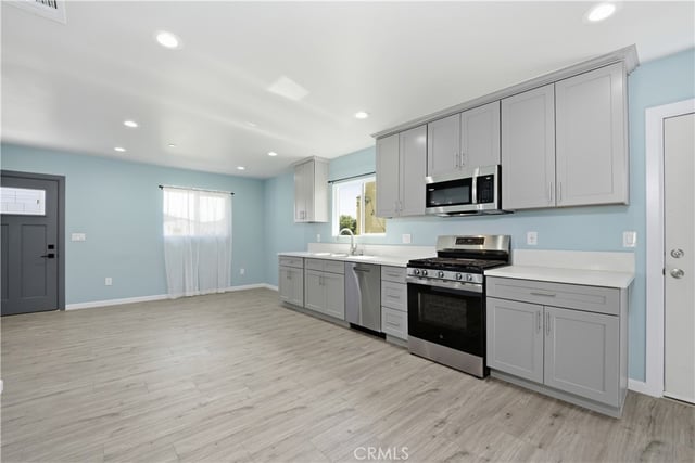 3452 Estrada, Los Angeles, CA 90023 — photo 7 of 32