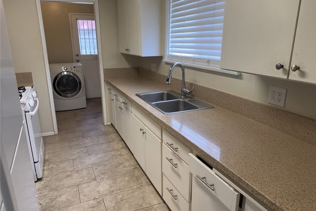 1519 W 110th, Los Angeles, CA 90047 — photo 8 of 9