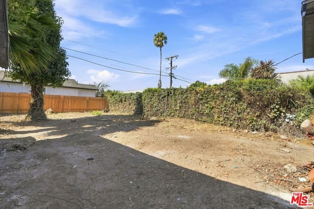 214 E 76th Place, Los Angeles, CA 90003 — photo 22 of 25
