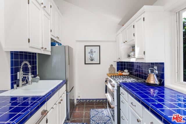 6317 Deep Dell Place, Los Angeles, CA 90068 — photo 16 of 56