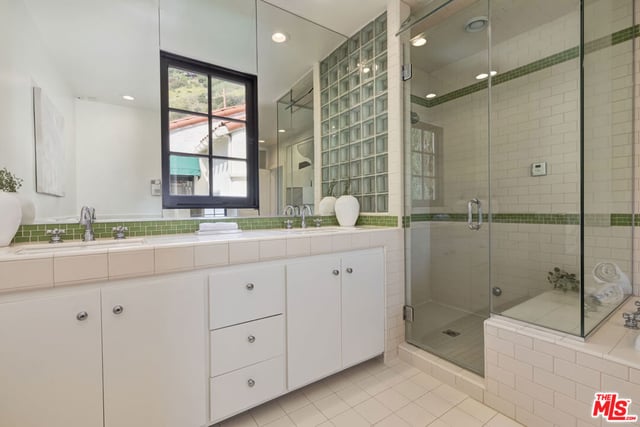 1701 Queens Court, Los Angeles, CA 90069 — photo 35 of 64