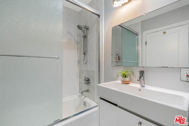 1645 Malcolm Avenue 302, Los Angeles, CA 90024 — photo 33 of 40