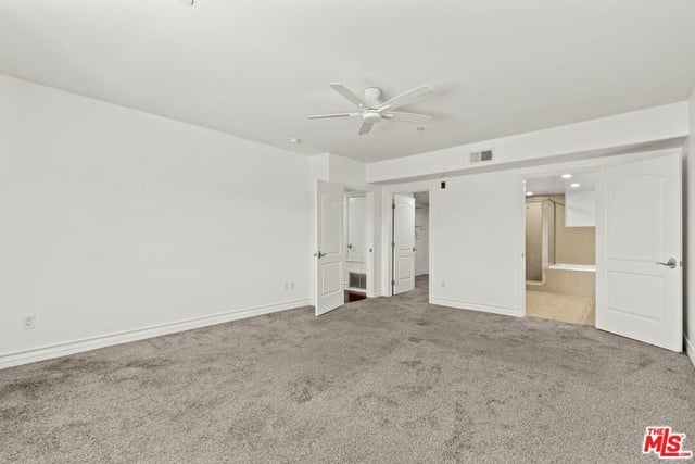 936 N Hudson Avenue 302, Los Angeles, CA 90038 — photo 12 of 17